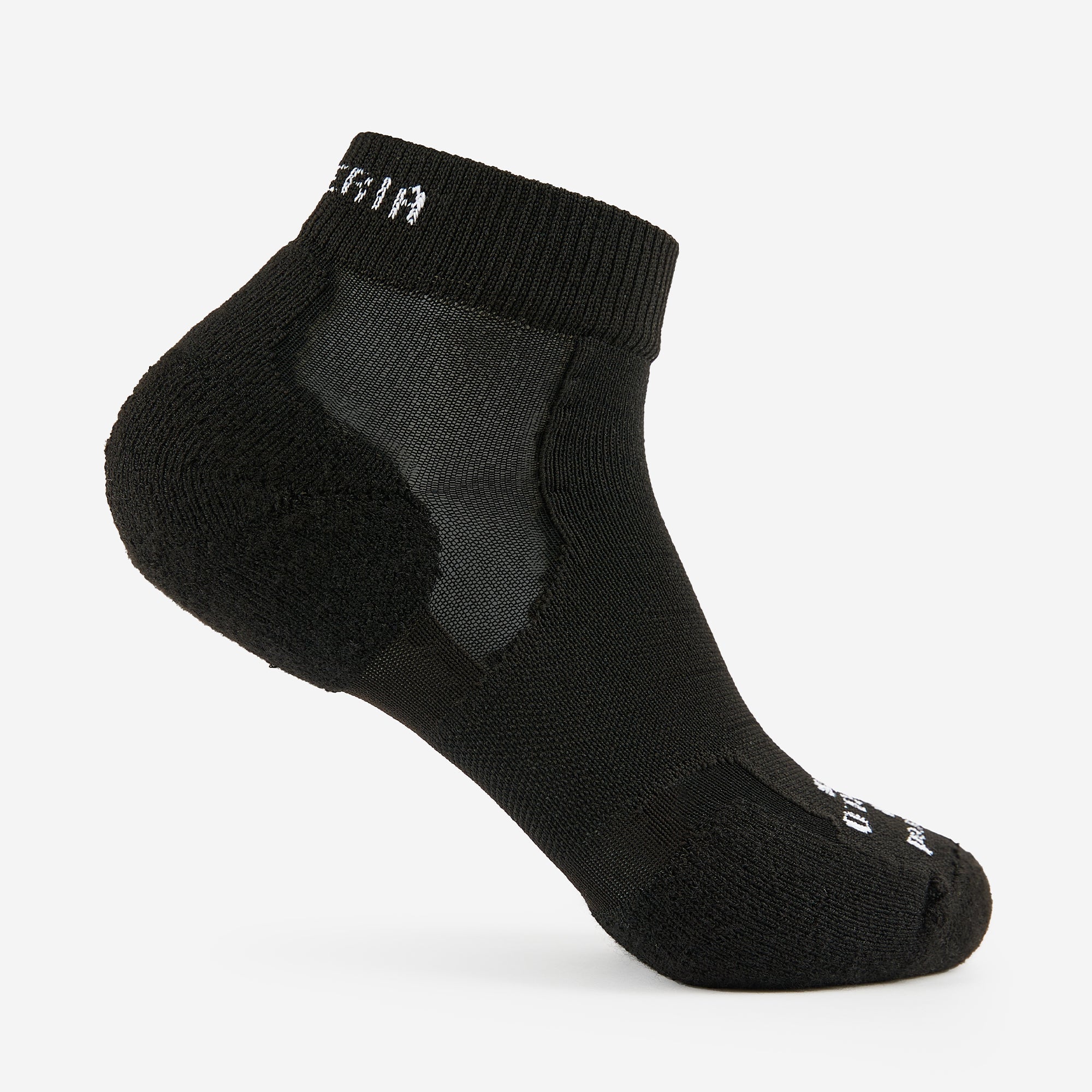 Experia TECHFIT Light Cushion Ankle Socks | XCMU | #color_black-on-black